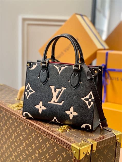 Louis Vuitton black in handbags